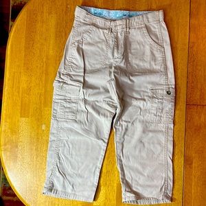 Lee, Capri pants, size 8, regular, 98% cotton, 2% spandex